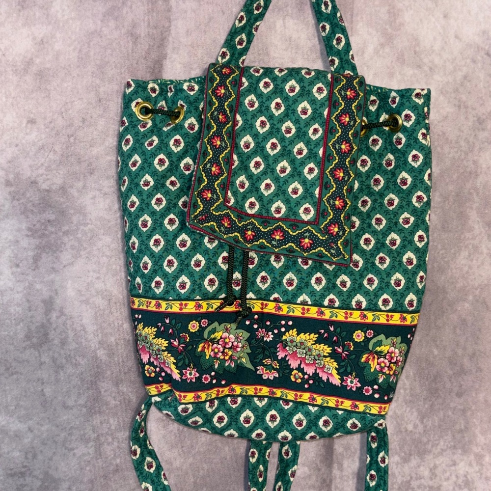NWOT Vera Bradley Greenfield Backpack Green Floral Quilted Snap Flap - Picture 2 of 8